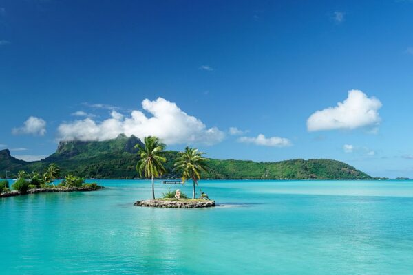 The rich bitcoiners seem to be spending BTC on luxury vacations. Is this really a good idea?